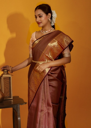 Simple, yet so elegant. Here's our beautiful bride Dona in this lovely  onion pink Kancheepuram Silk Saree from Jayalakshmi! WhatsApp us… |  Instagram